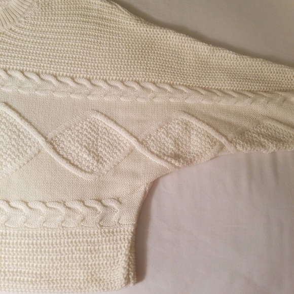 wild Fable cropped cream sweater - Picture 9 of 9